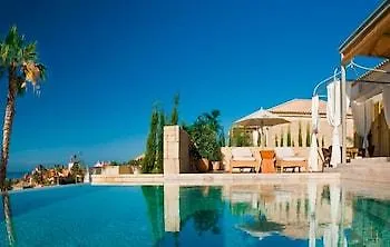 The At Gran Bahia Del Duque